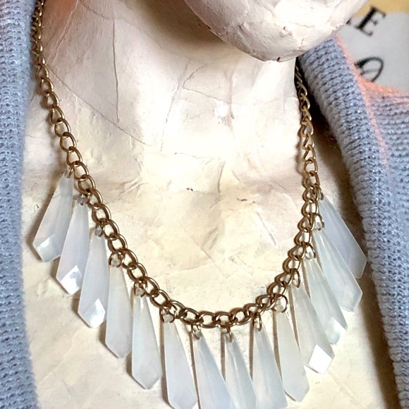 3/$40 VTG Y2K Gold Chain/Faceted Semi-Opaque Milky Acrylic Dangles Necklace - Picture 4 of 13